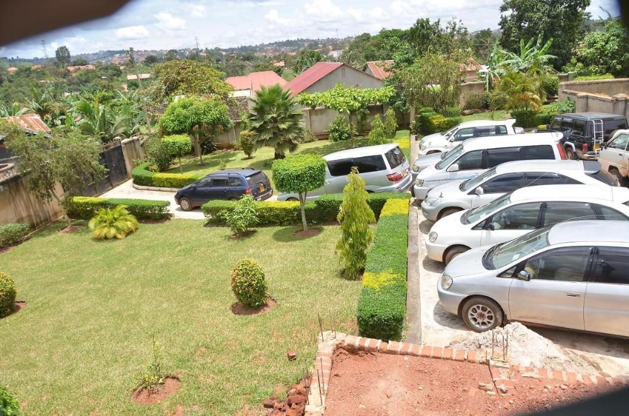 Mukono Town Merian Gardens And Guest House מראה חיצוני תמונה